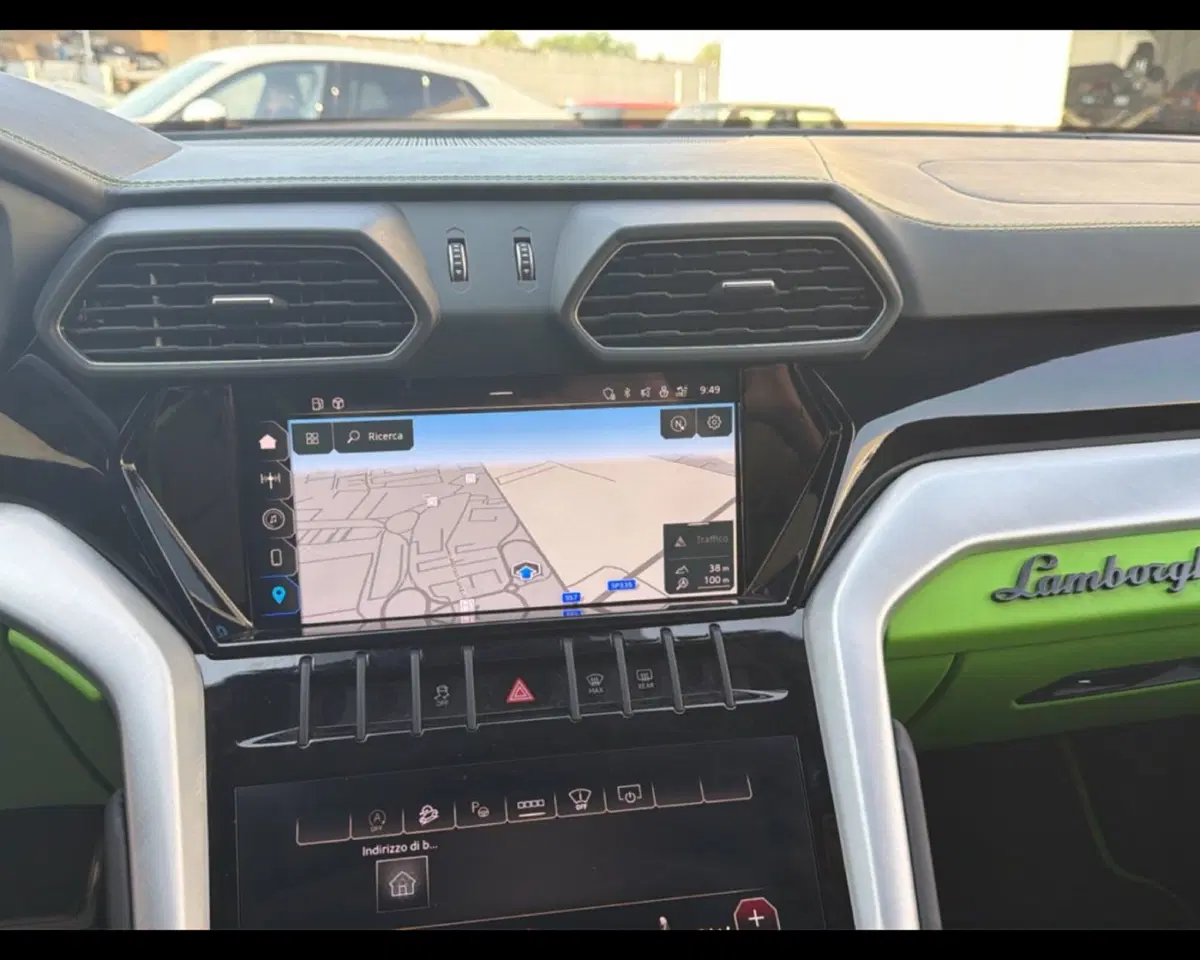 Lamborghini Urus usata a Caserta (16)