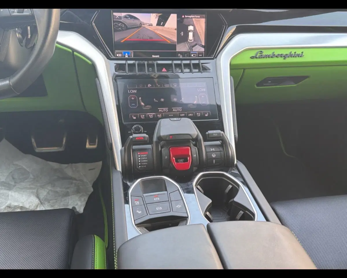 Lamborghini Urus usata a Caserta (20)