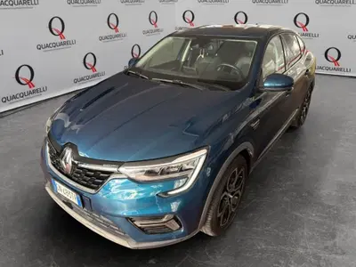 Renault Arkana Hybrid E-Tech 145 CV Techno del 2023 usata a Milano