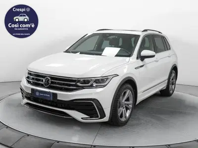 Volkswagen Tiguan 1.5 TSI 150 CV DSG ACT R-Line del 2021 usata a Carnago