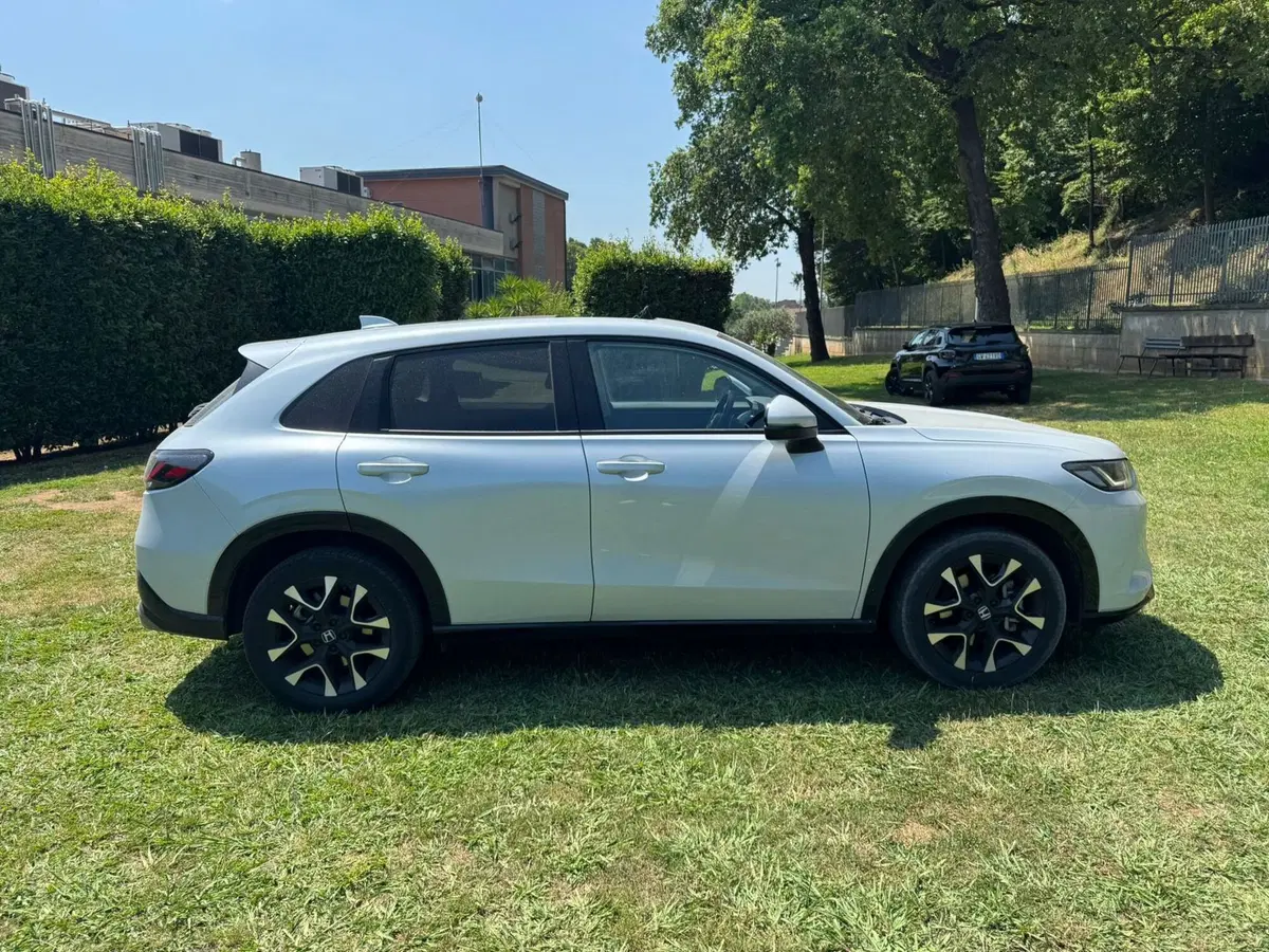 Honda ZR-V usata a Salerno (14)