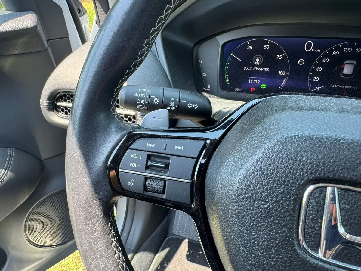 Honda ZR-V usata a Salerno (20)