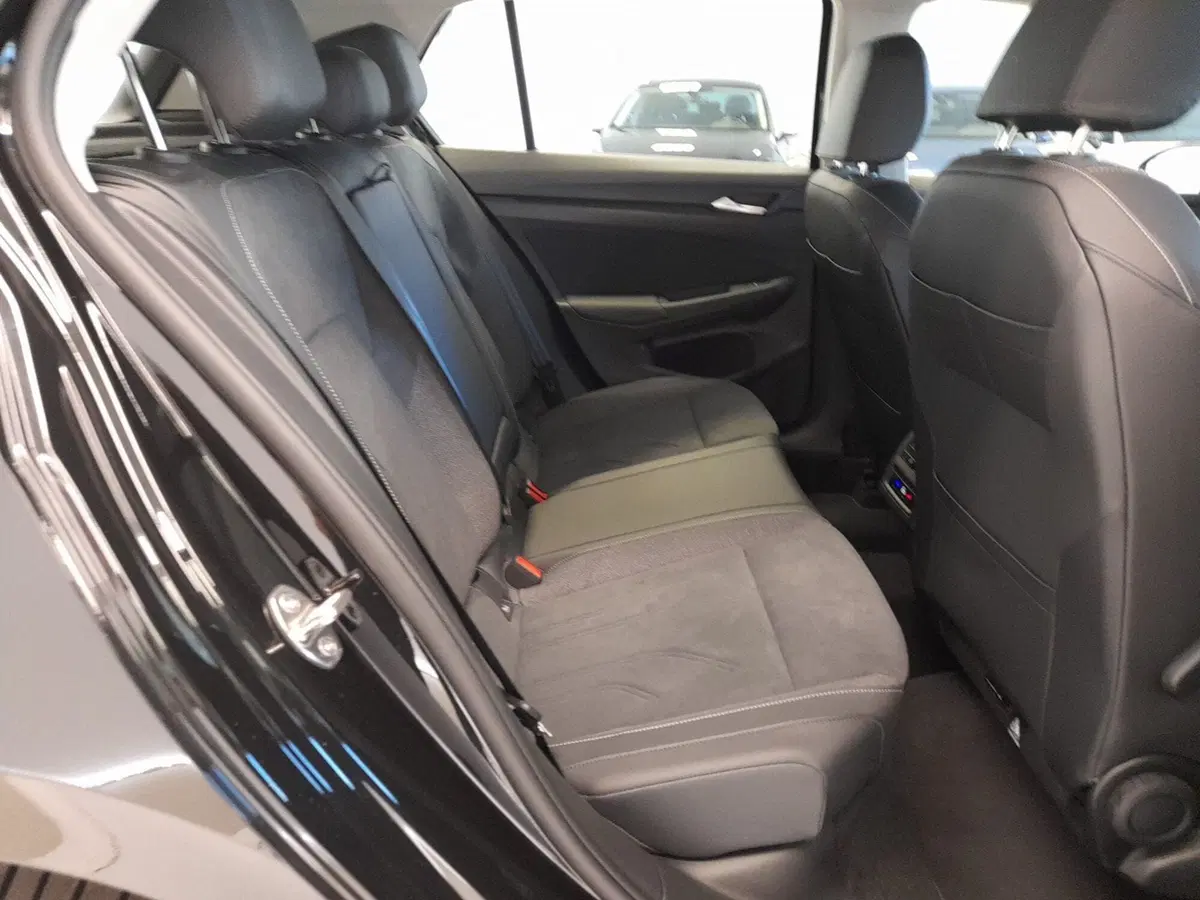 Volkswagen Golf nuova a Bologna (20)