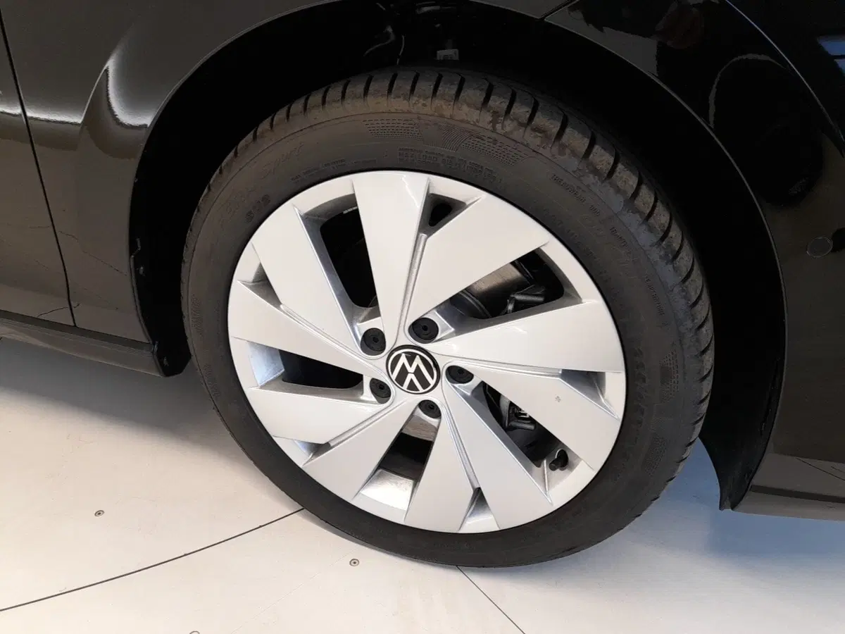 Volkswagen Golf nuova a Bologna (7)