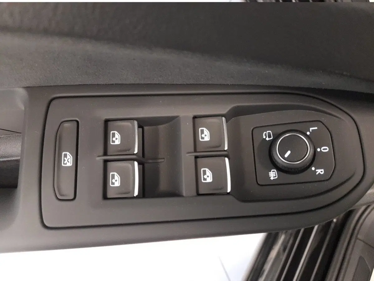 Volkswagen Golf nuova a Bologna (9)
