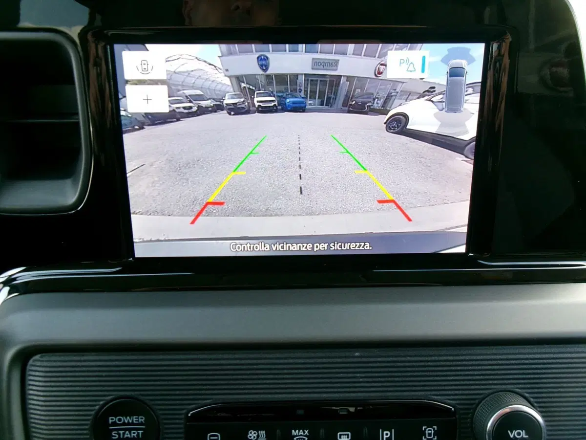 Ford Tourneo Courier usata a Venezia (16)