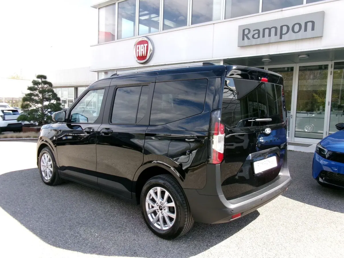 Ford Tourneo Courier usata a Venezia (4)