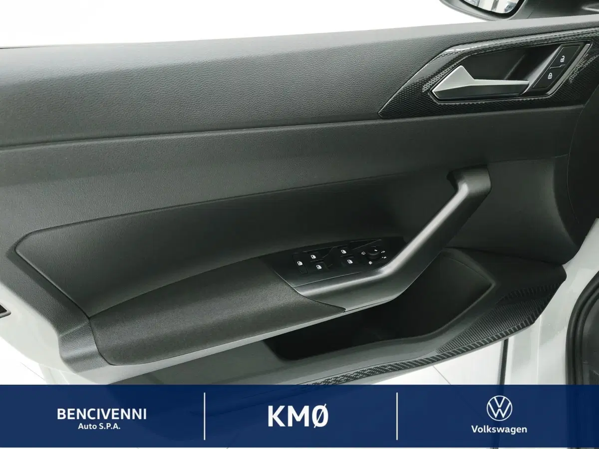 Volkswagen Taigo nuova a Catanzaro (17)