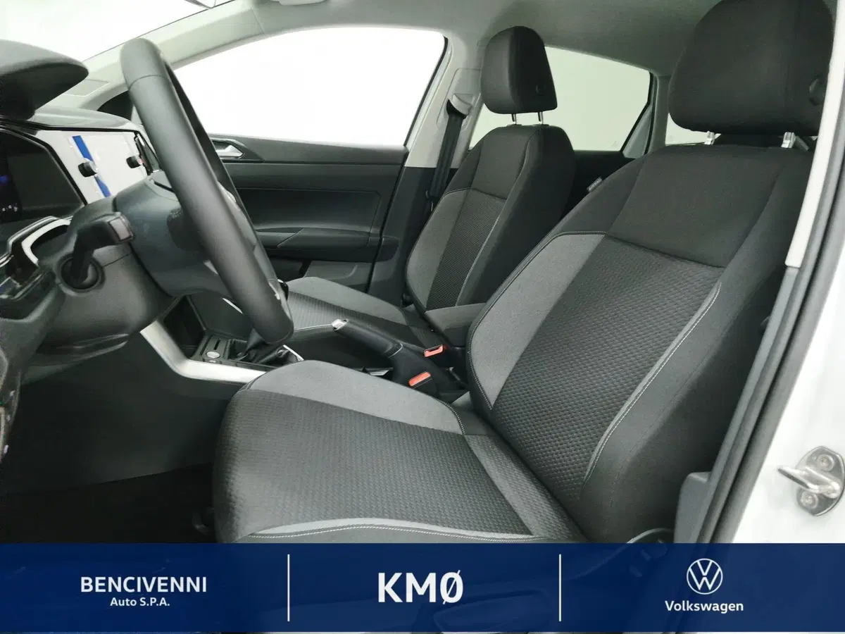 Volkswagen Taigo nuova a Catanzaro (18)