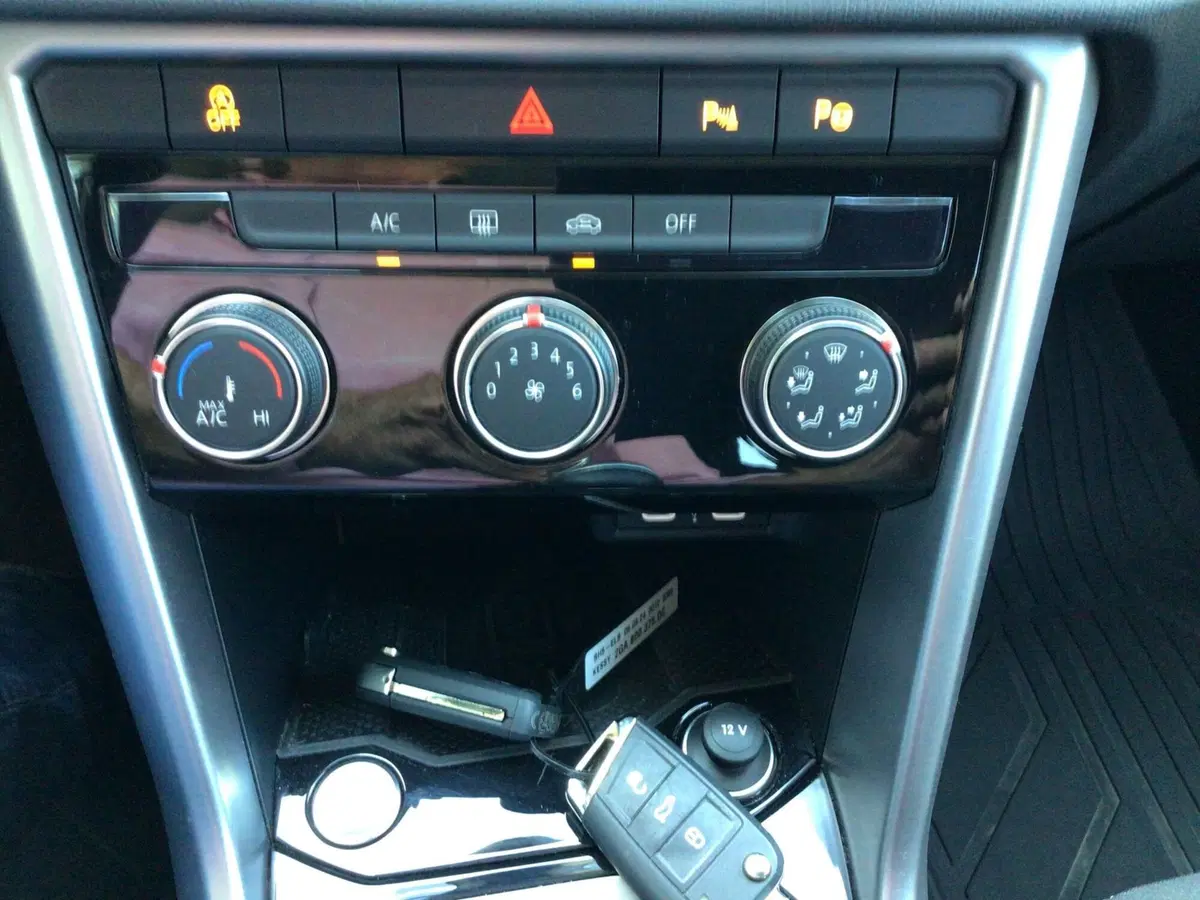 Volkswagen T-Roc usata a Genova (20)