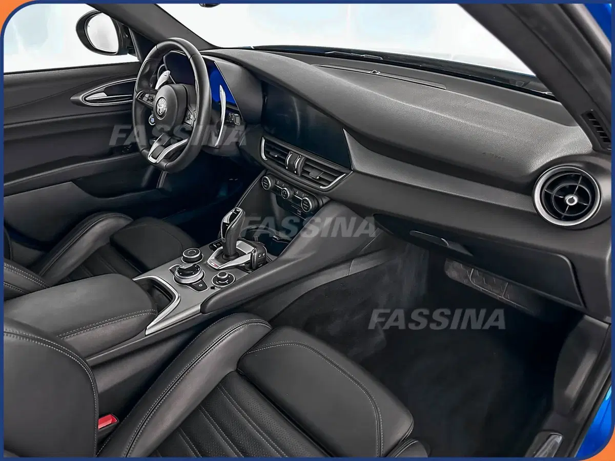 Alfa Romeo Giulia usata a Milano (13)