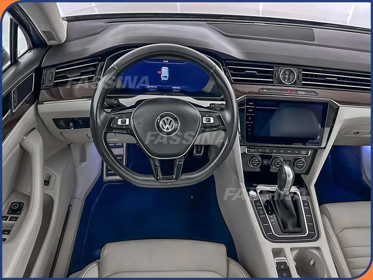 Volkswagen Passat Variant usata a Milano (11)