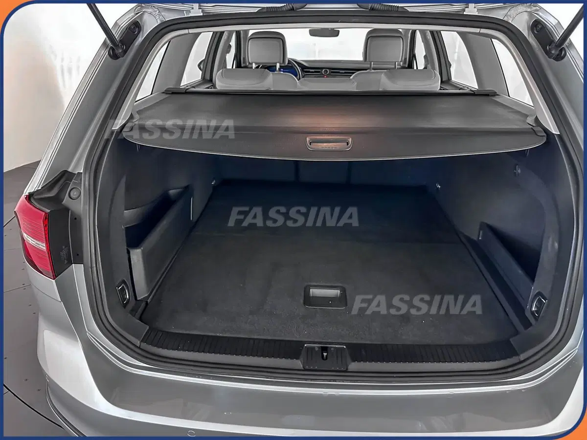 Volkswagen Passat Variant usata a Milano (12)