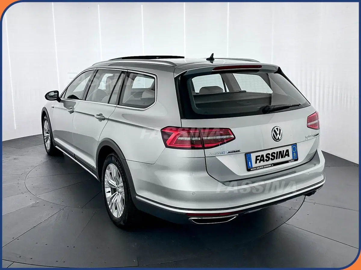 Volkswagen Passat Variant usata a Milano (4)