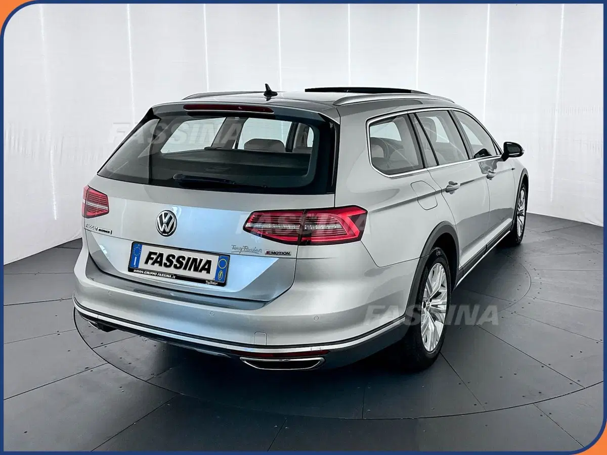 Volkswagen Passat Variant usata a Milano (6)
