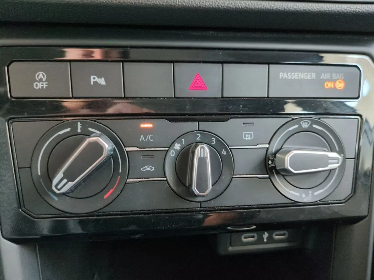 Volkswagen T-Cross usata a Agrigento (16)