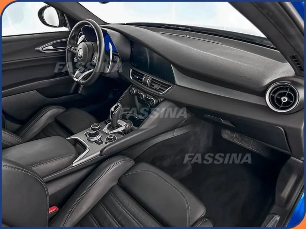 Alfa Romeo Giulia usata a Milano (13)