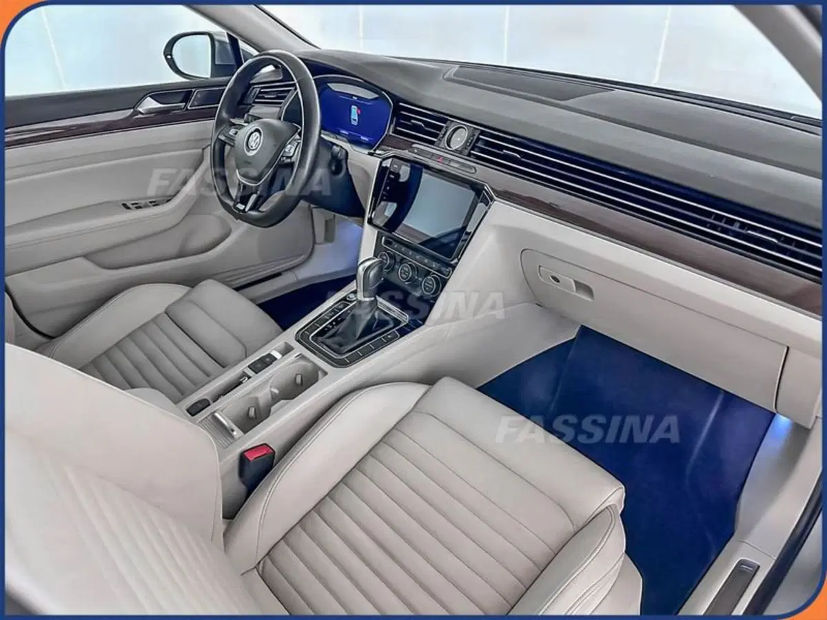 Volkswagen Passat Variant usata a Milano (13)