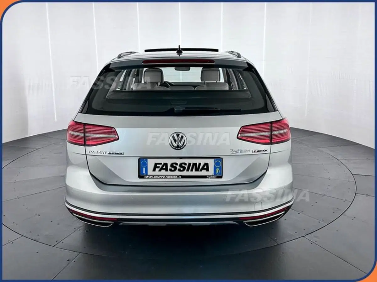 Volkswagen Passat Variant usata a Milano (5)