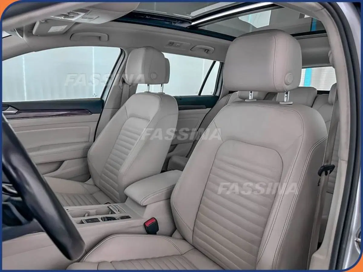 Volkswagen Passat Variant usata a Milano (8)