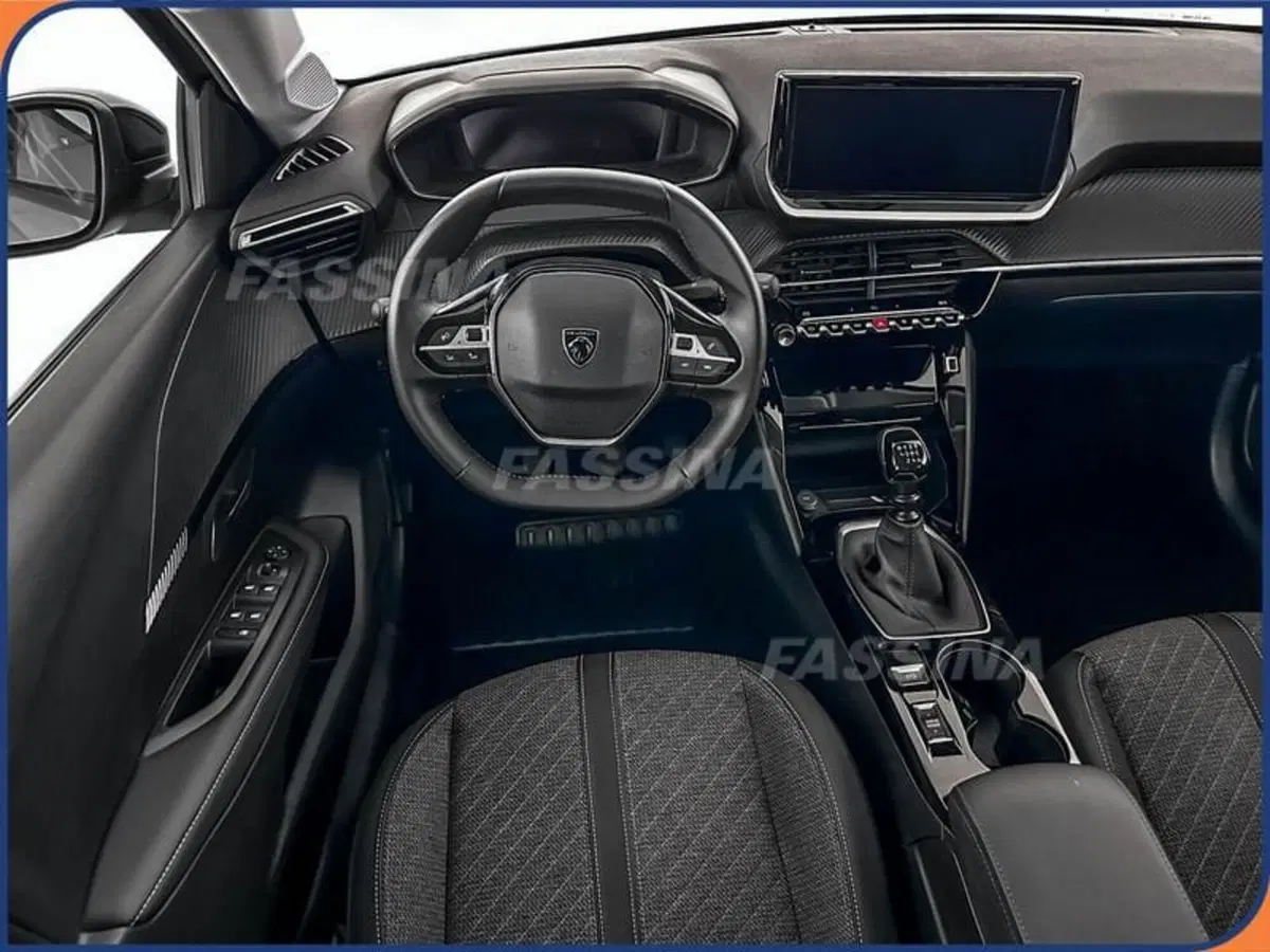Peugeot 208 usata a Milano (10)