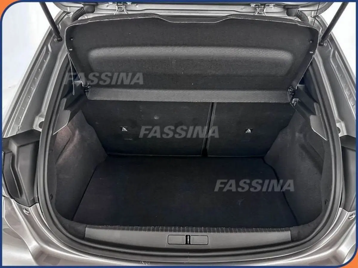 Peugeot 208 usata a Milano (12)