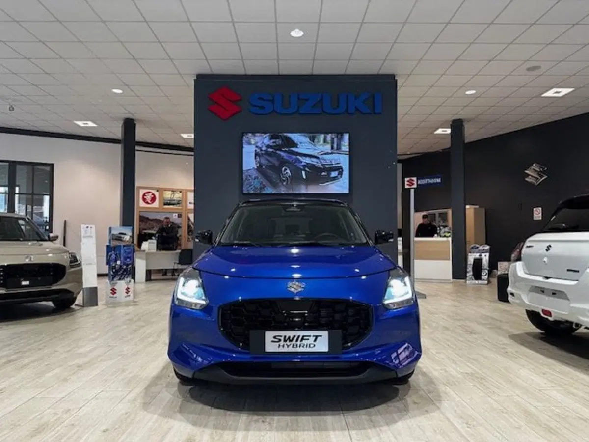 Suzuki Swift nuova a Vercelli (9)