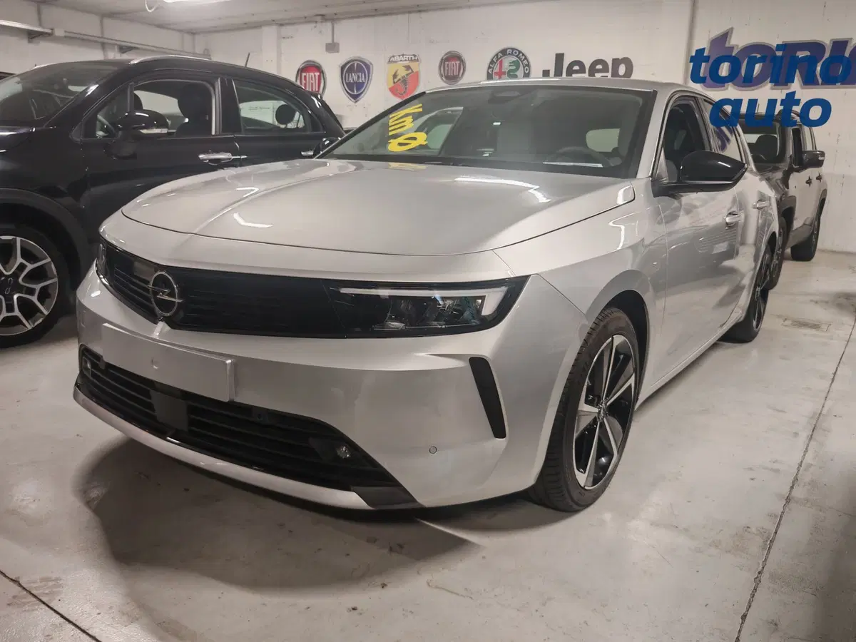 Opel Astra nuova a Torino (2)