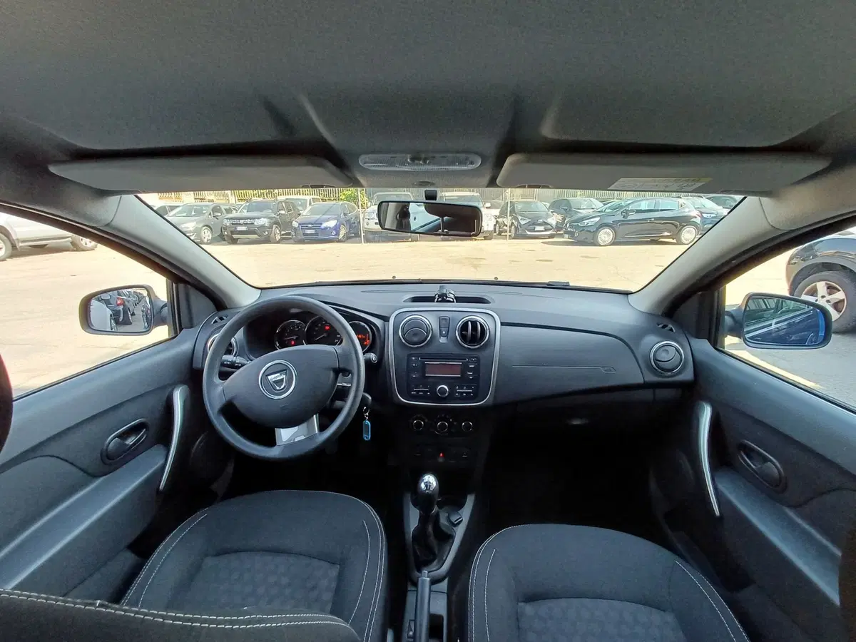 Dacia Logan usata a Modena (11)