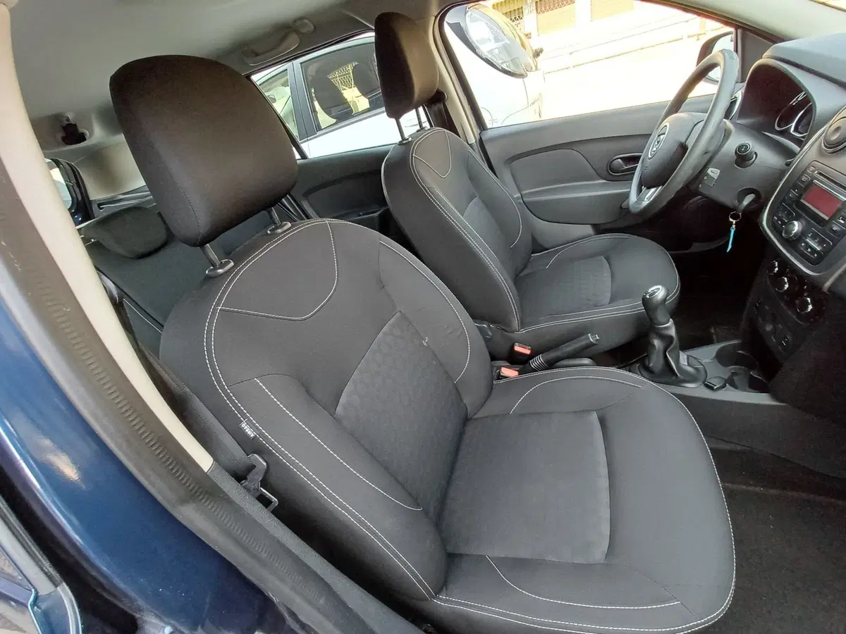 Dacia Logan usata a Modena (12)