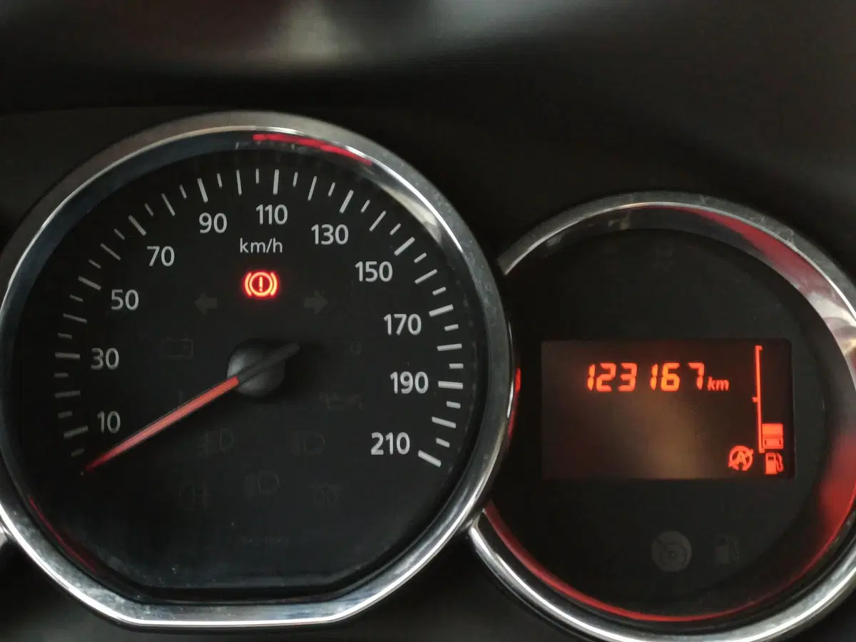 Dacia Logan usata a Modena (13)