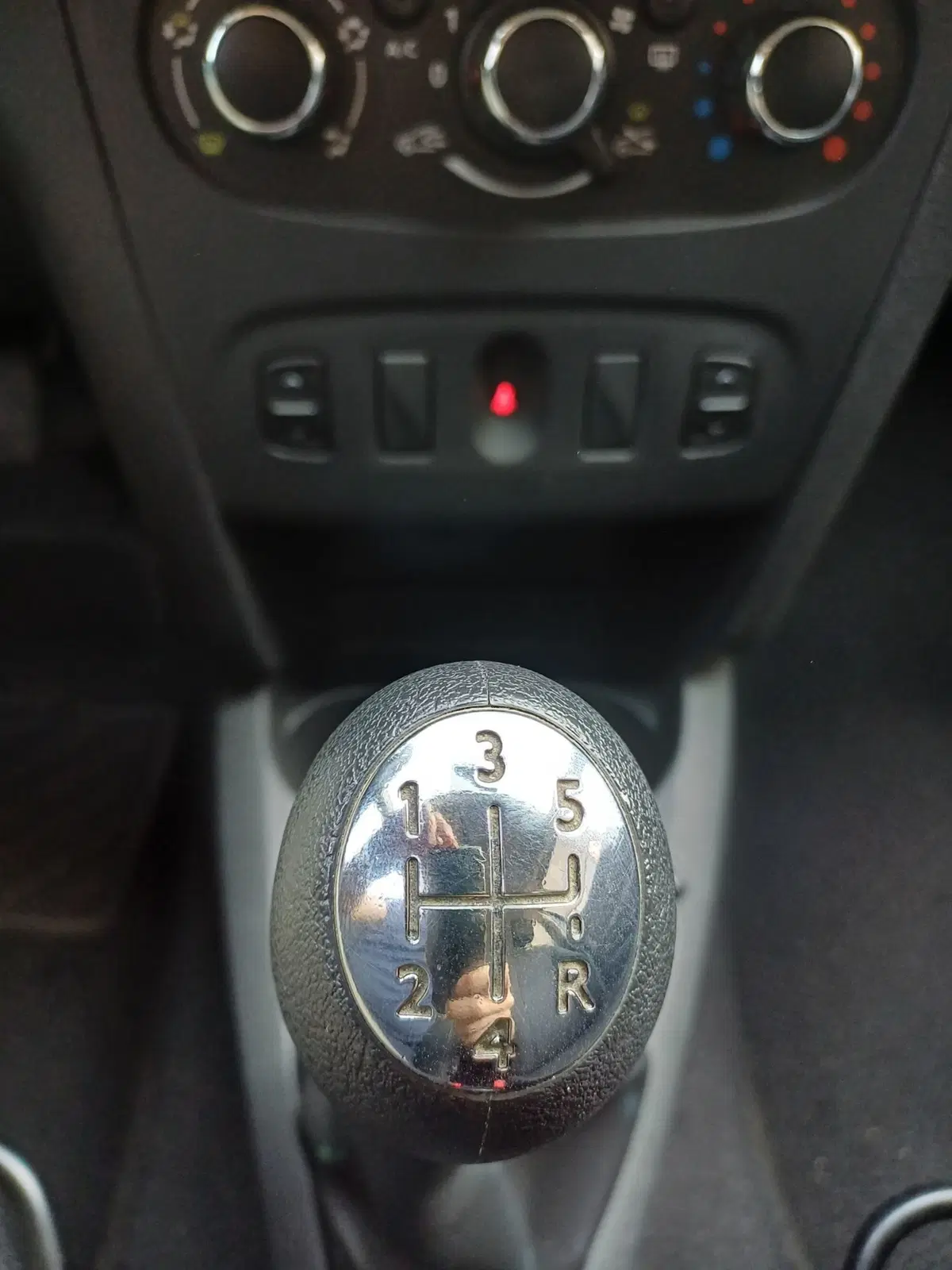 Dacia Logan usata a Modena (15)