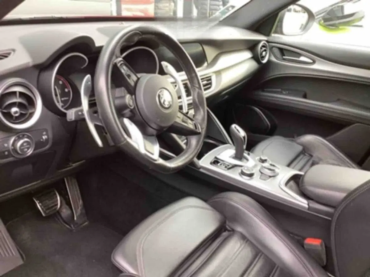 Alfa Romeo Stelvio usata a Modena (7)