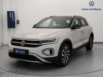 Volkswagen T-Roc 1.5 TSI ACT DSG Style BlueMotion Technology del 2023 usata a Busto Arsizio