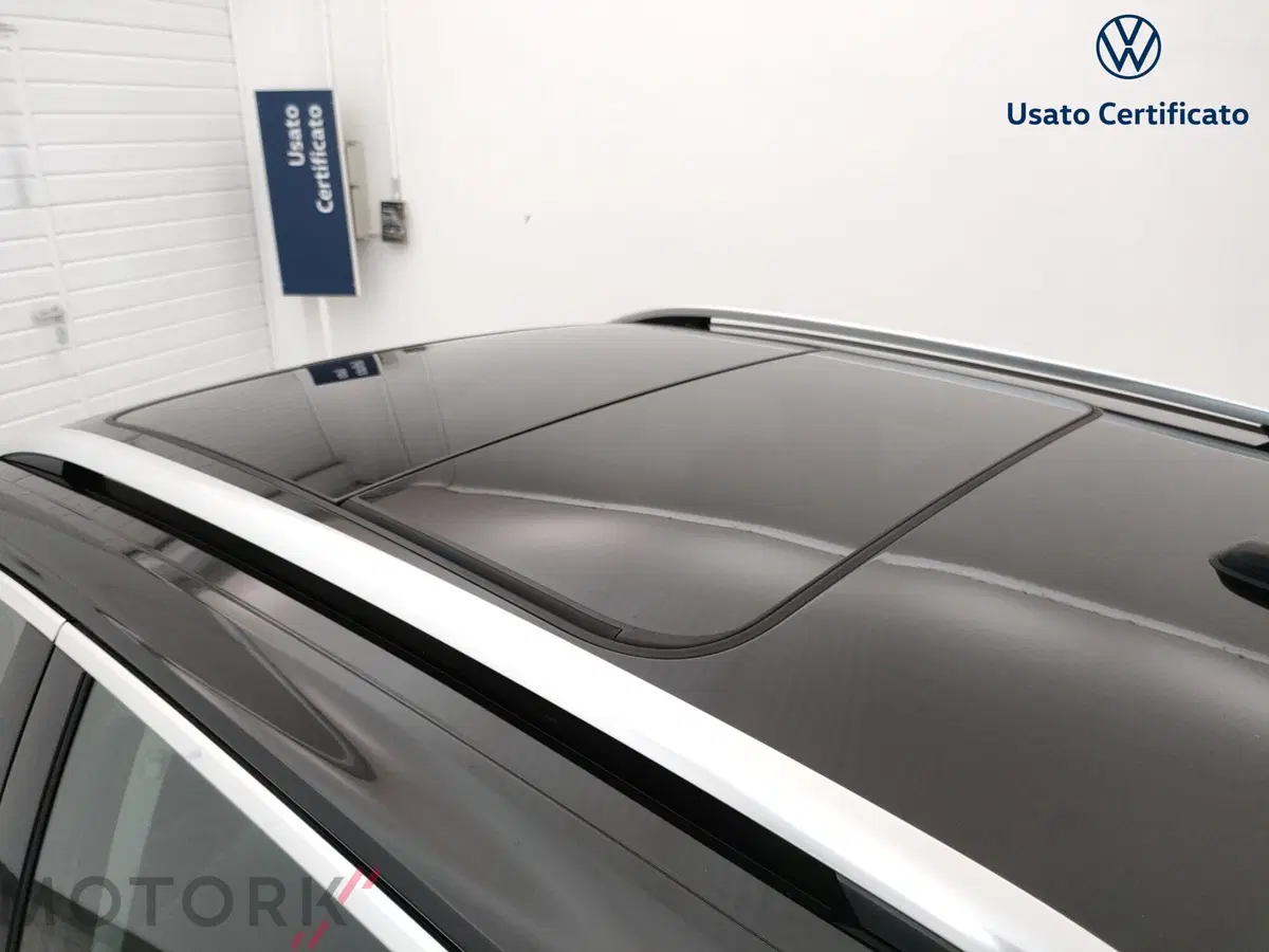 Volkswagen T-Roc usata a Varese (17)