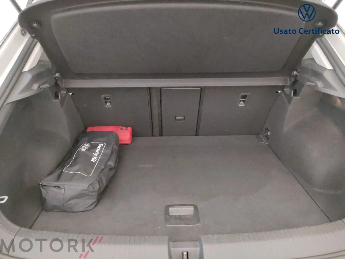 Volkswagen T-Roc usata a Varese (9)