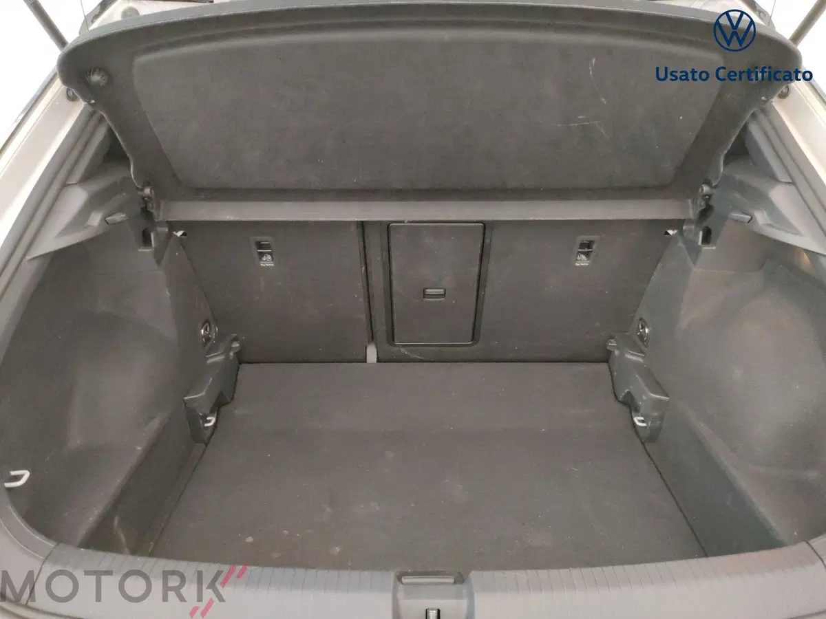Volkswagen T-Roc usata a Varese (9)