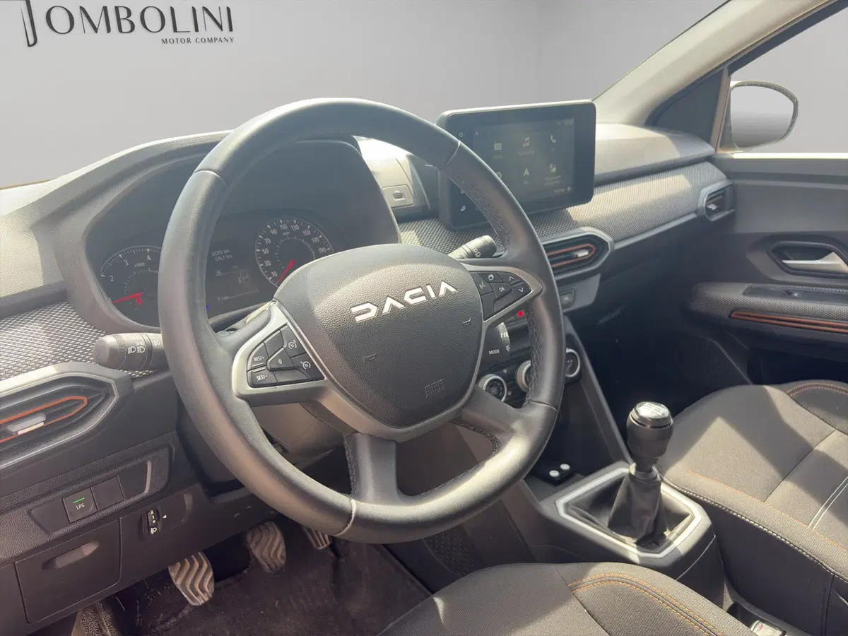 Dacia Sandero usata a Macerata (9)