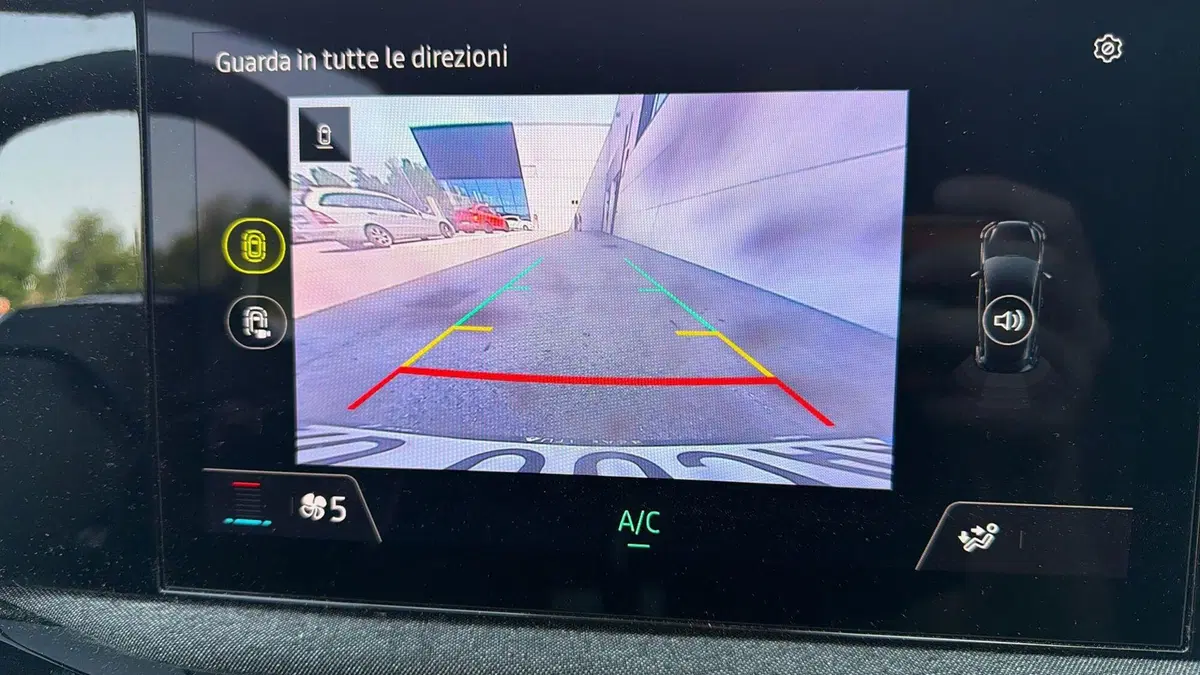 Renault Clio nuova a Padova (13)