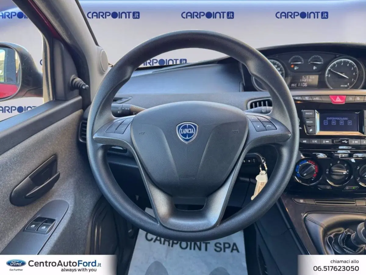 Lancia Ypsilon usata a Roma (12)
