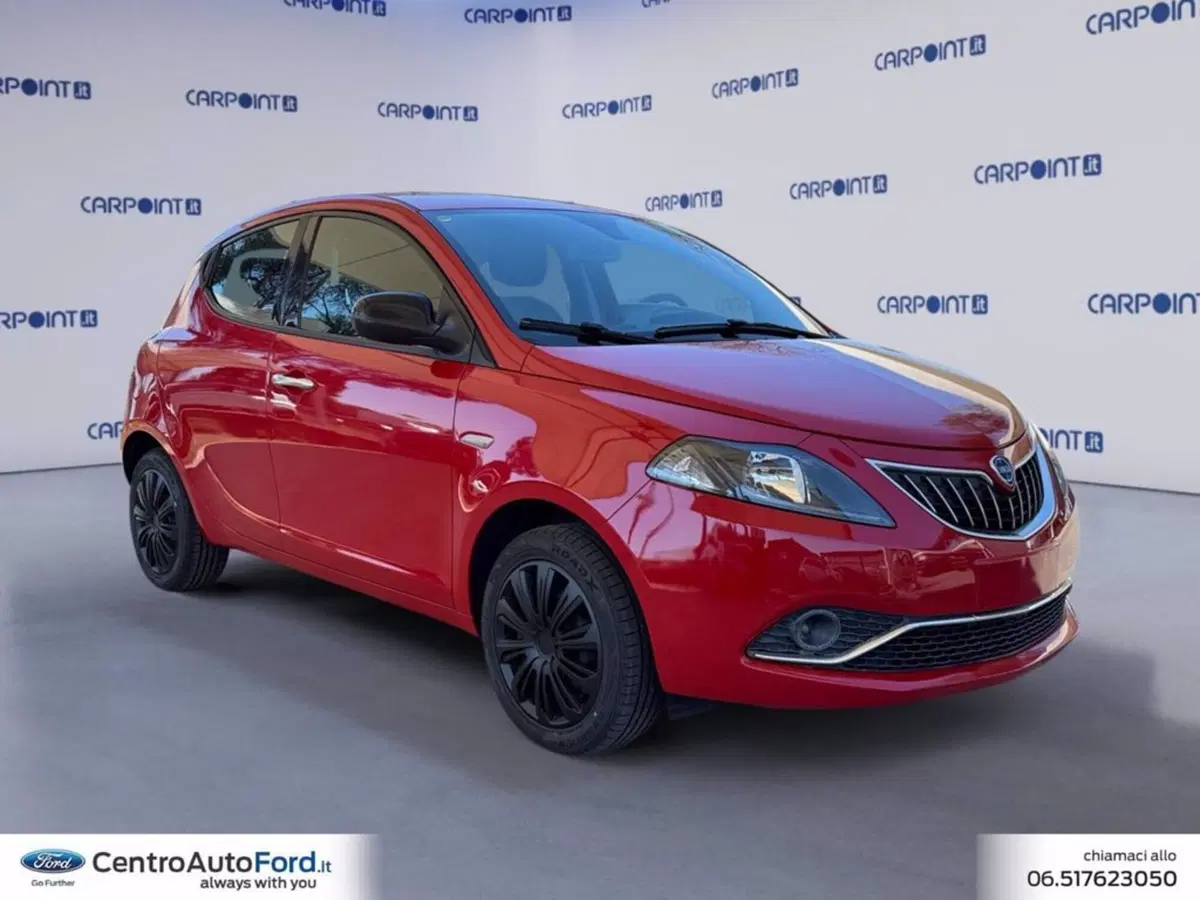 Lancia Ypsilon usata a Roma (7)