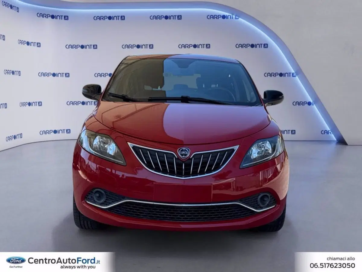 Lancia Ypsilon usata a Roma (8)