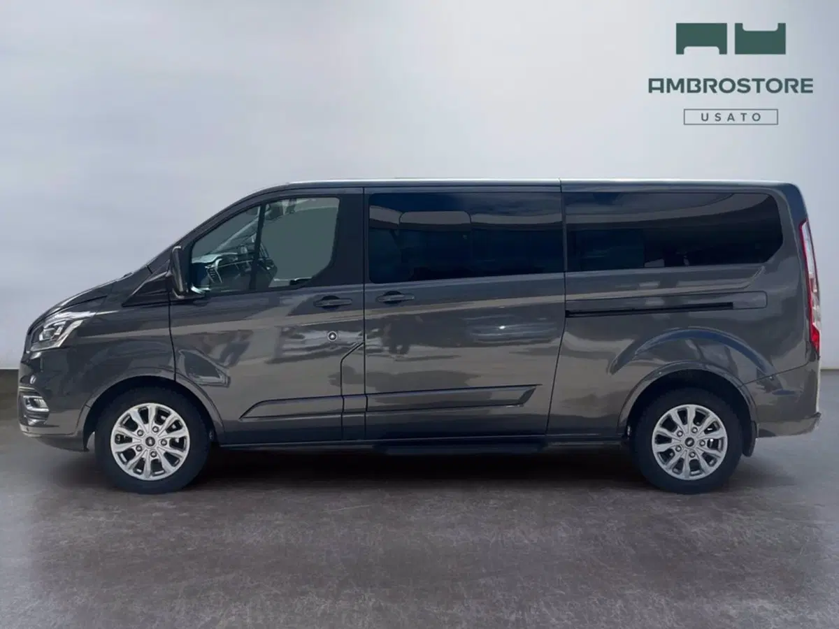 Ford Tourneo Custom usata a Milano (2)