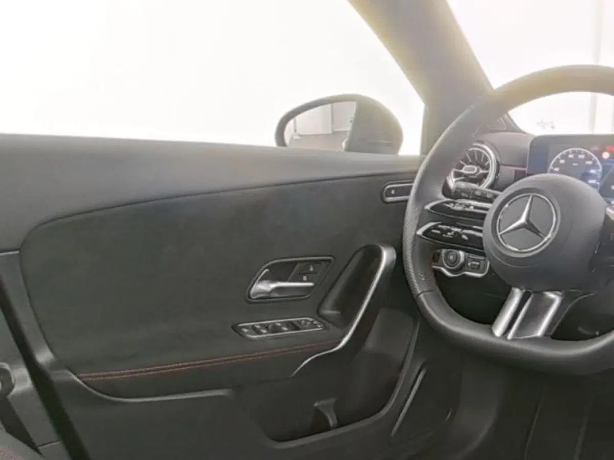 Mercedes-Benz Classe A usata a Milano (7)