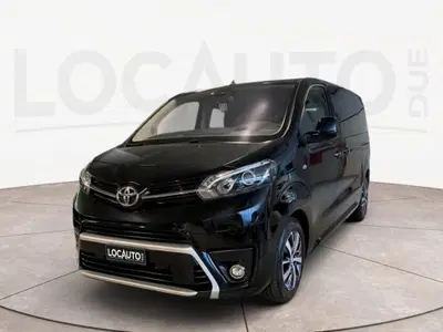 Toyota Proace Verso Verso 2.0d 177cv S&amp;S L2 Luxury D 8p.ti auto del 2020 usata a Torino