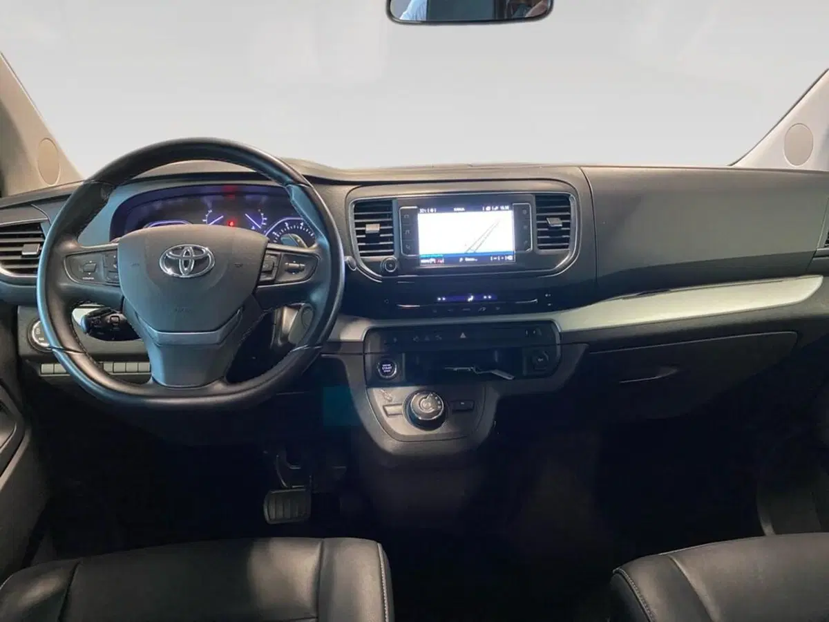 Toyota Proace Verso usata a Torino (6)
