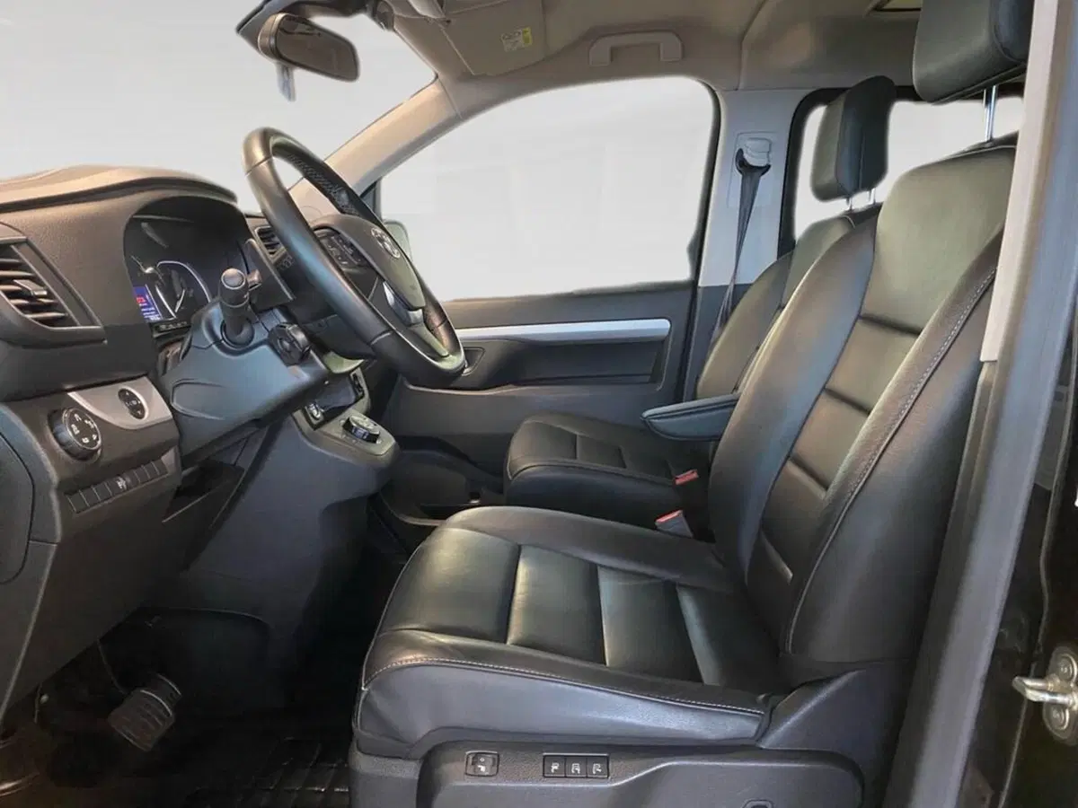Toyota Proace Verso usata a Torino (7)