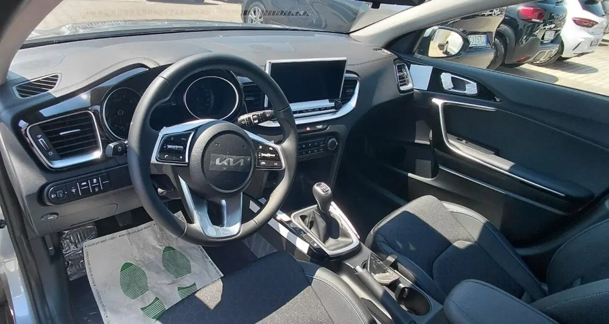 Kia XCeed nuova a Cosenza (9)