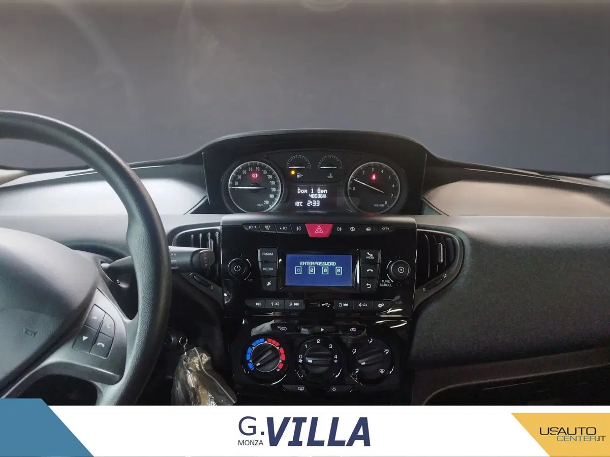Lancia Ypsilon usata a Monza e Brianza (10)