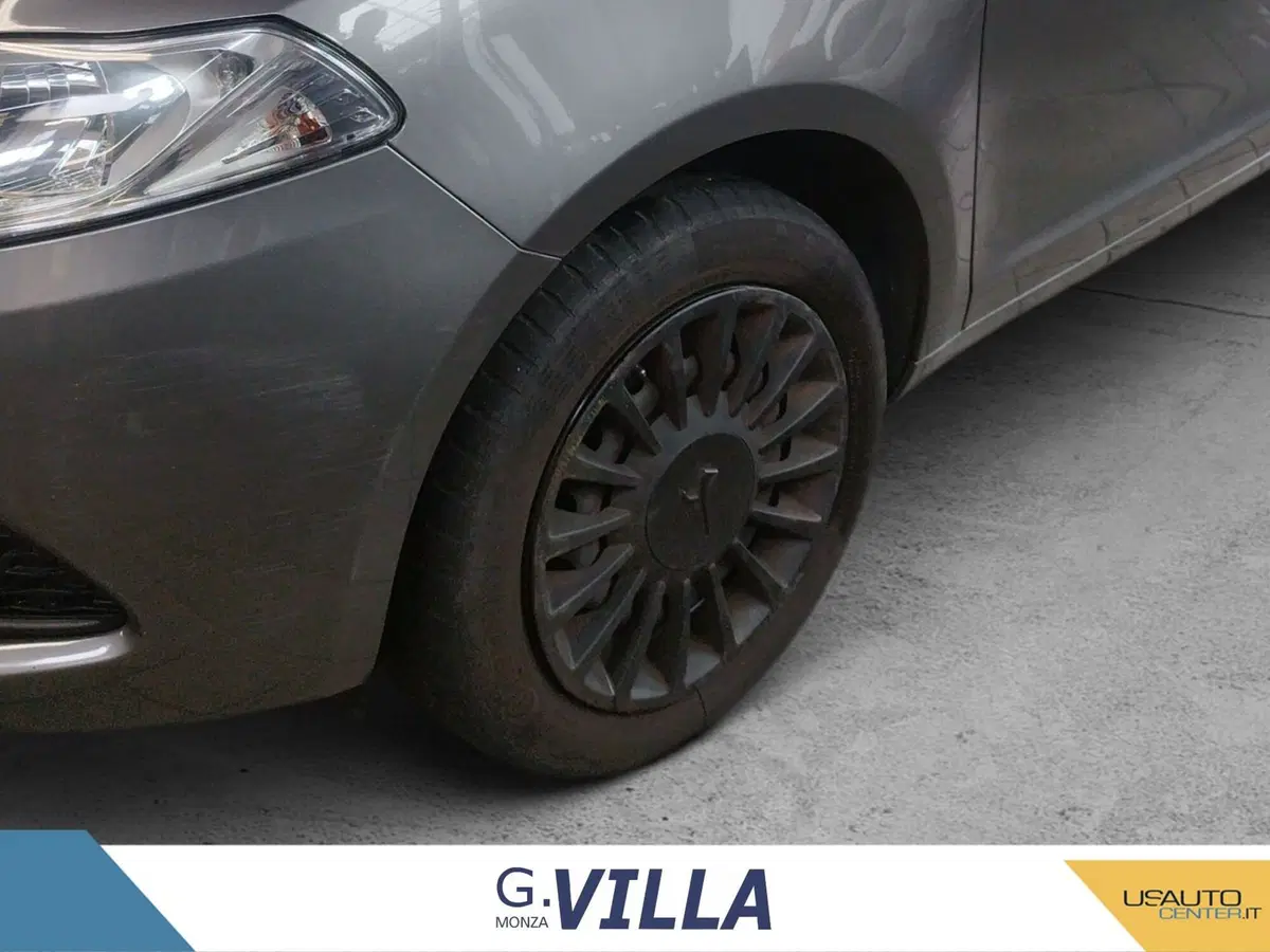 Lancia Ypsilon usata a Monza e Brianza (6)